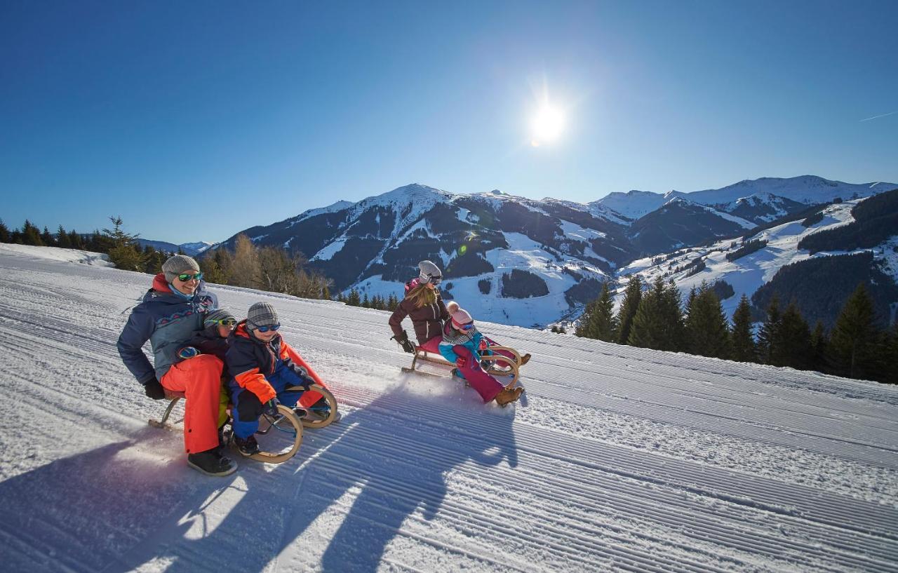 Hotel Barbarahof Saalbach, Inkl Jokercard Екстер'єр фото