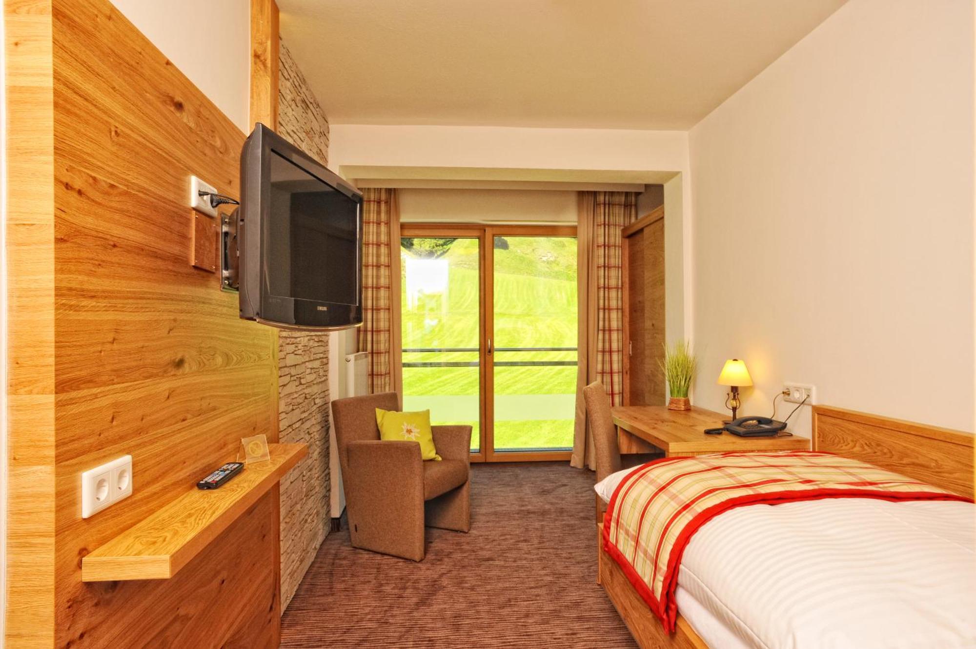 Hotel Barbarahof Saalbach, Inkl Jokercard Екстер'єр фото