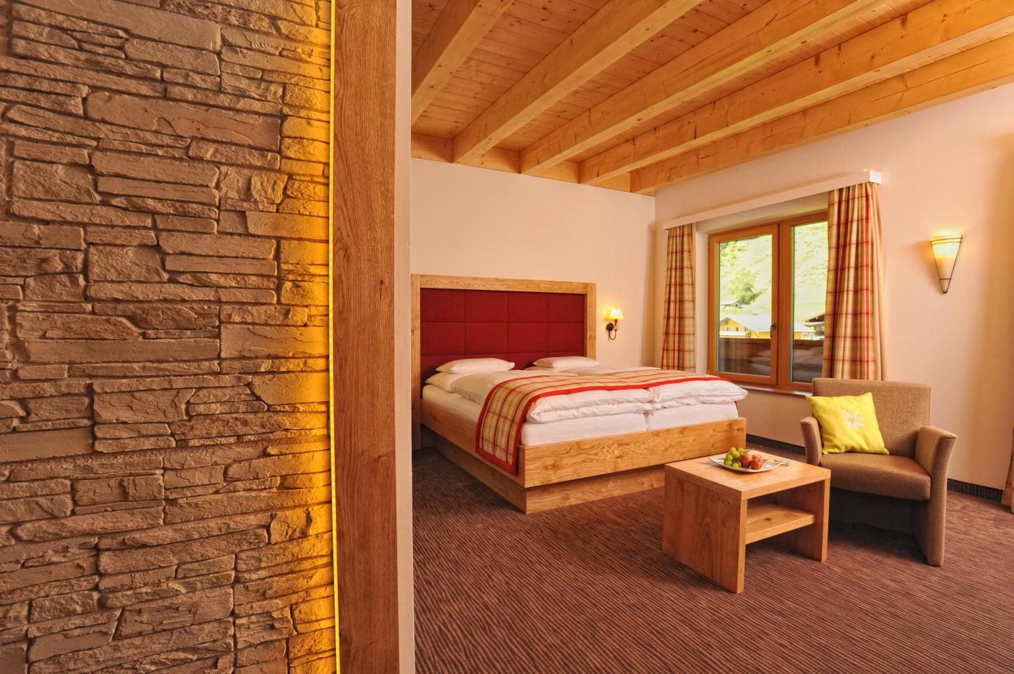 Hotel Barbarahof Saalbach, Inkl Jokercard Екстер'єр фото