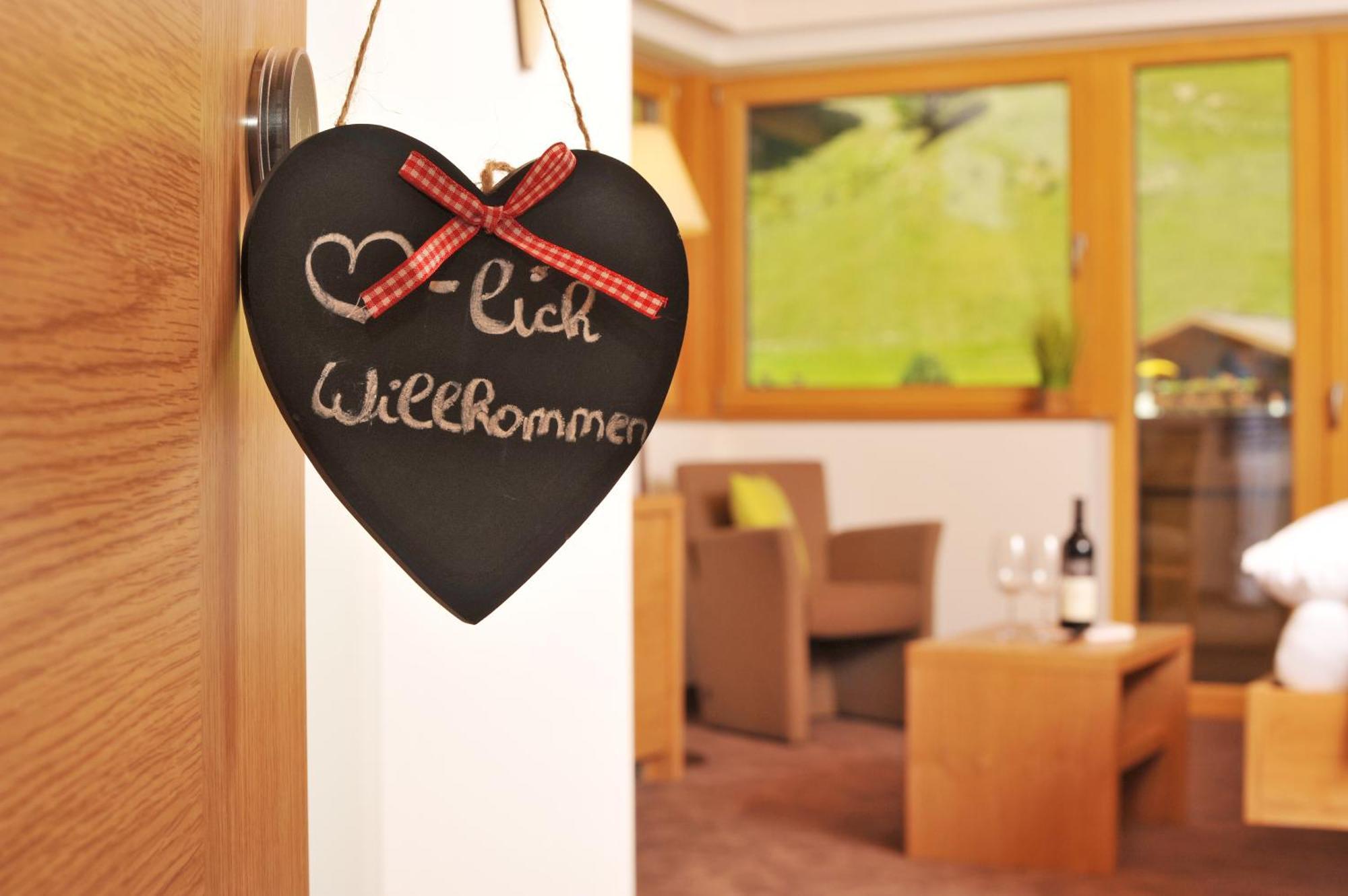 Hotel Barbarahof Saalbach, Inkl Jokercard Екстер'єр фото